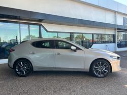 2025 Mazda
3 G20 Evolve