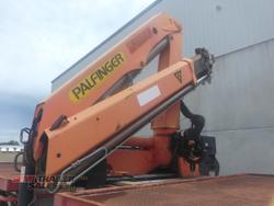 2006 Krueger 44FT Flat Top with Mid Mount Palfinger Crane