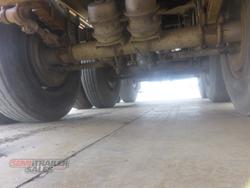 2006 Krueger 44FT Flat Top with Mid Mount Palfinger Crane