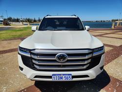 2025 Toyota Landcruiser VX