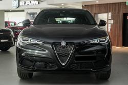 2023 Alfa Romeo
                Stelvio Ti