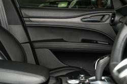 2023 Alfa Romeo
                Stelvio Ti
