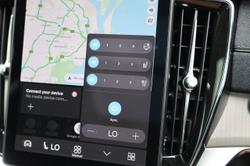 2025 Volvo XC90 Ultra B5 Dark