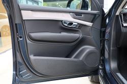 2025 Volvo XC90 Ultra B5 Dark