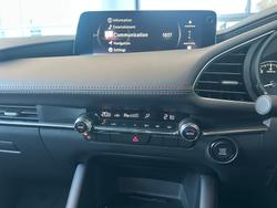 2025 Mazda
                3 G25 Evolve SP