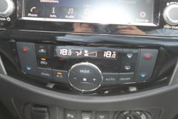 2025 Nissan Navara ST-X