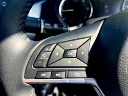 2024 Nissan
Navara ST