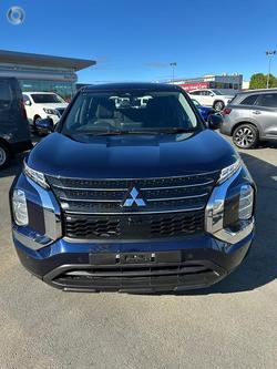 2023 Mitsubishi Outlander ES