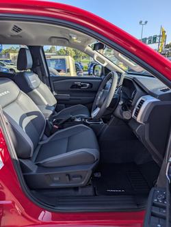 2025 NISSAN NAVARA ST-X