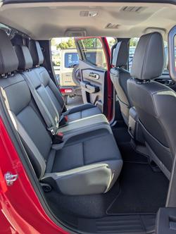 2025 NISSAN NAVARA ST-X