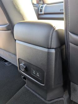 2025 NISSAN NAVARA ST-X