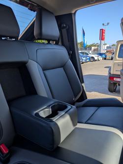 2025 NISSAN NAVARA ST-X