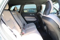 2025 Volvo XC60 Plus B5 Bright