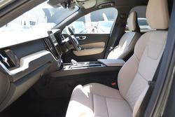 2025 Volvo XC60 Plus B5 Bright