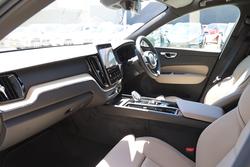 2025 Volvo XC60 Plus B5 Bright