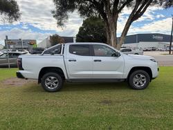 2026 NISSAN NAVARA