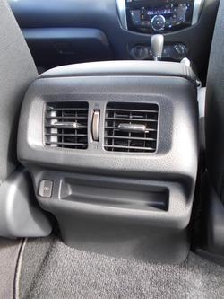 2025 Nissan Navara ST-X