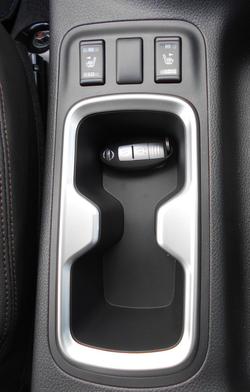 2025 Nissan Navara ST-X