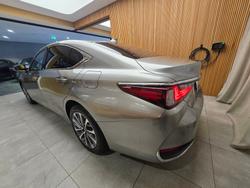 2023 Lexus
ES ES250 Luxury