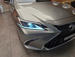 2023 Lexus
ES ES250 Luxury