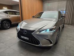 2023 Lexus
ES ES250 Luxury