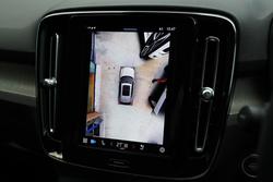 2023 Volvo
XC40 Ultimate B4 Dark