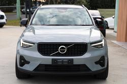 2023 Volvo
XC40 Ultimate B4 Dark