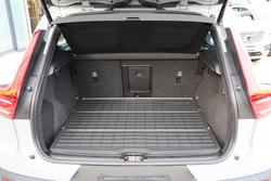 2023 Volvo
XC40 Ultimate B4 Dark