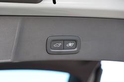 2023 Volvo
XC40 Ultimate B4 Dark