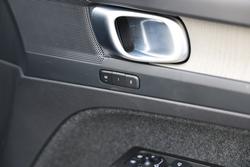 2023 Volvo
XC40 Ultimate B4 Dark