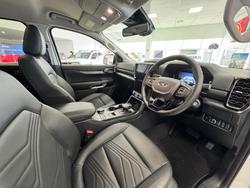 2025 Ford
                Everest Trend