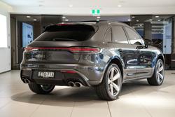 2022 Porsche
Macan S