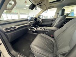 2025 LDV D90 Executive