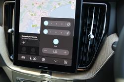 2025 Volvo XC60 Plus B5 Bright