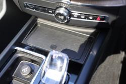 2025 Volvo XC60 Plus B5 Bright