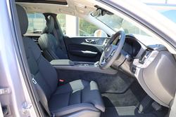 2025 Volvo XC60 Plus B5 Bright