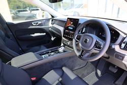 2025 Volvo XC60 Plus B5 Bright