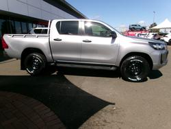2021 Toyota
Hilux 4x4 Hilux 4x4 SR 2.8L T Diesel Automatic Double Cab 2U76970 001