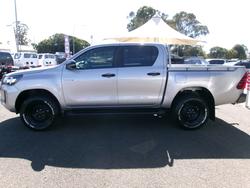 2021 Toyota
Hilux 4x4 Hilux 4x4 SR 2.8L T Diesel Automatic Double Cab 2U76970 001