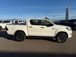 2019 Toyota Hilux SR Glacier White