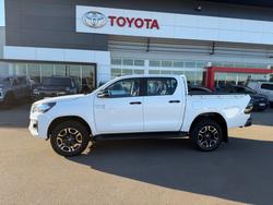 2019 Toyota Hilux SR Glacier White