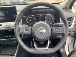 2025 Nissan QASHQAI ST-L