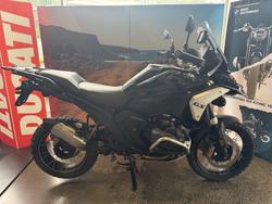 2025 BMW R1300 TRIPLE BLACK TRIPLE BLACK ADAPTIVE HEIGHT 