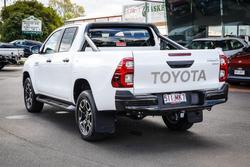 2024 Toyota HILUX SR5