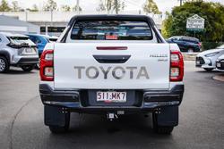 2024 Toyota HILUX SR5