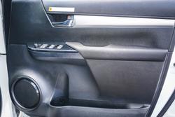 2024 Toyota HILUX SR5