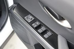 2022 Lexus
                UX250h UX250h Luxury 2.0L Hybrid Auto E-CVT SUV 4146590 003
