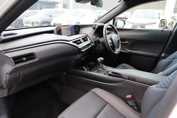 2022 Lexus
                UX250h UX250h Luxury 2.0L Hybrid Auto E-CVT SUV 4146590 003