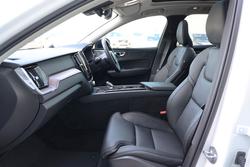 2023 Volvo XC60 Recharge Ultimate T8 Plug-In Hybrid