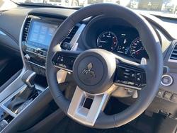 2024 MITSUBISHI
Pajero Sport GLS